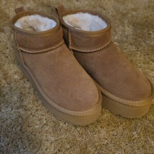 Cushionaire Cozy Tan Suede Ankle Boots